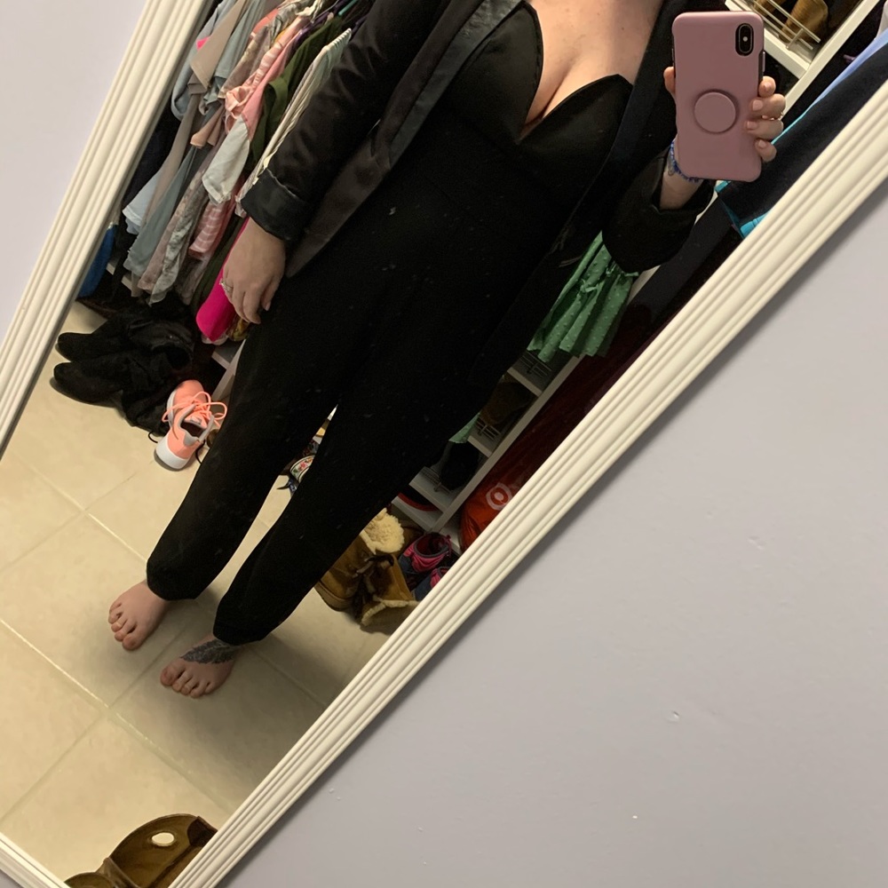 Super sexy black strapless romper!